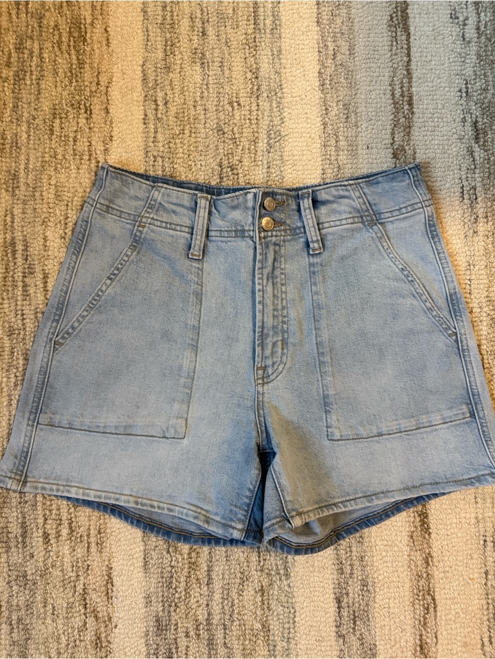 GAP- High-Waist Light Blue Denim Shorts